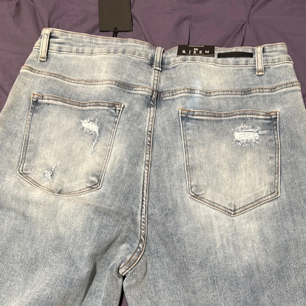 Chic Light Blue Flare Jeans - Picture 4 of 6